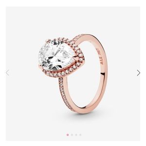 Sparkling teardrop Pandora ring